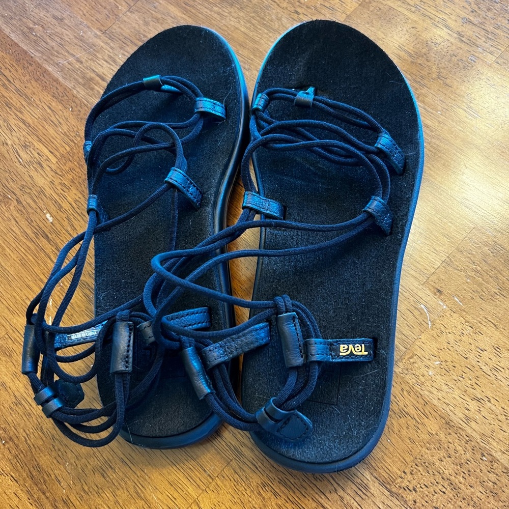 Teva Voya Infinity Sandals Size 8